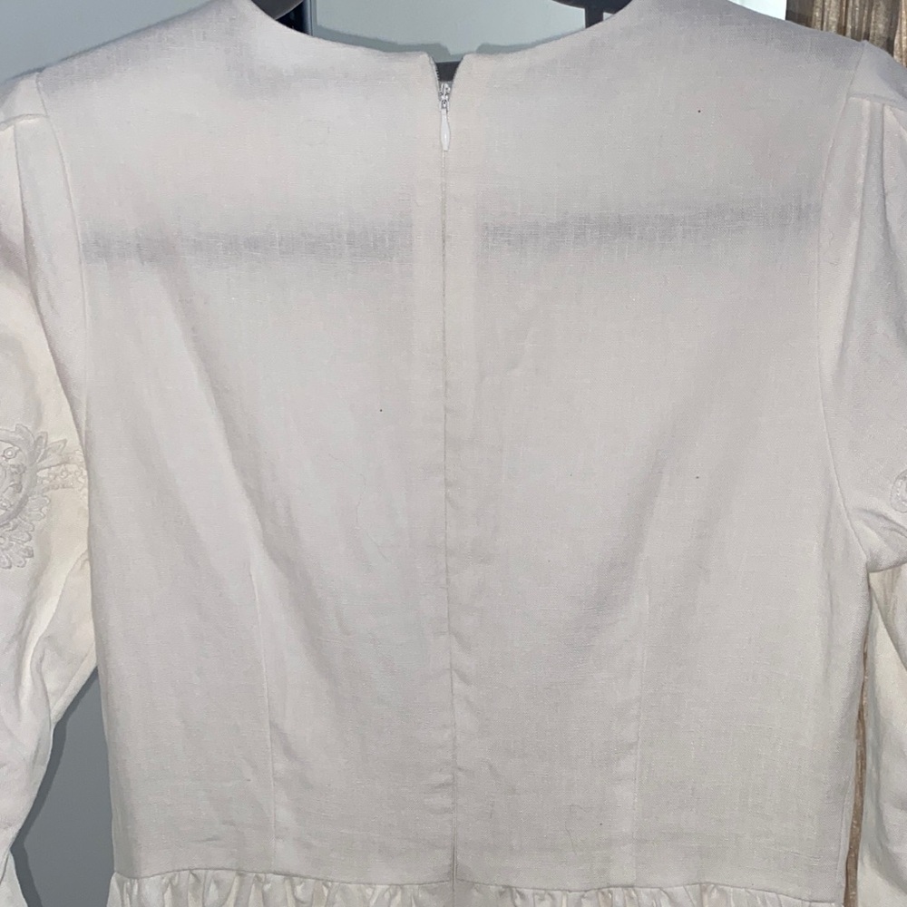 Elegant White Lace Dress - Picture 7 of 8